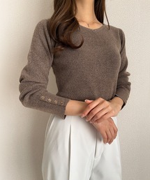 【骨格ストレート向け】袖ボタンVネックニット