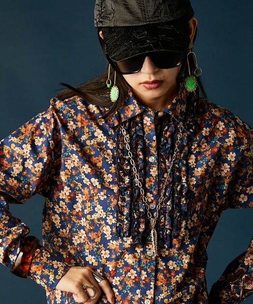 GEVS.（ジェイヴィス）の「綿100％フラワープリントフリルブラウス＜大きいサイズ有＞GEVS.（シャツ/ブラウス・レディース・アイボリー系/ブルー系・M/L/LL/3L/4L/5L）」の18枚目の写真