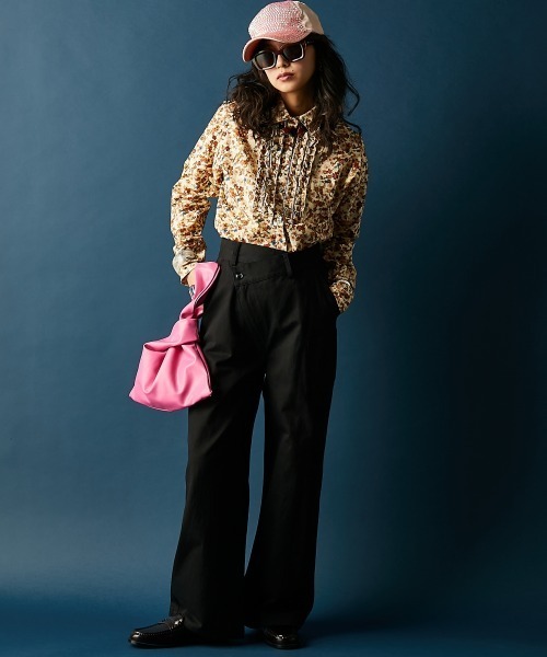 GEVS.（ジェイヴィス）の「綿100％フラワープリントフリルブラウス＜大きいサイズ有＞GEVS.（シャツ/ブラウス・レディース・アイボリー系/ブルー系・M/L/LL/3L/4L/5L）」の12枚目の写真