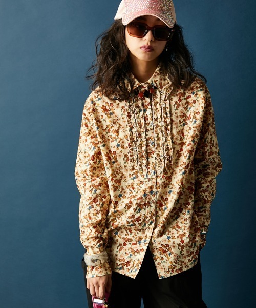 GEVS.（ジェイヴィス）の「綿100％フラワープリントフリルブラウス＜大きいサイズ有＞GEVS.（シャツ/ブラウス・レディース・アイボリー系/ブルー系・M/L/LL/3L/4L/5L）」の11枚目の写真