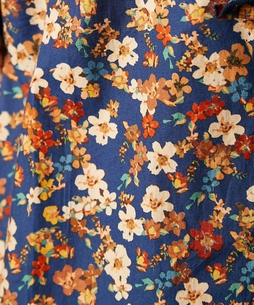 GEVS.（ジェイヴィス）の「綿100％フラワープリントフリルブラウス＜大きいサイズ有＞GEVS.（シャツ/ブラウス・レディース・アイボリー系/ブルー系・M/L/LL/3L/4L/5L）」の6枚目の写真