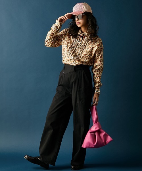 GEVS.（ジェイヴィス）の「綿100％フラワープリントフリルブラウス＜大きいサイズ有＞GEVS.（シャツ/ブラウス・レディース・アイボリー系/ブルー系・M/L/LL/3L/4L/5L）」の22枚目の写真