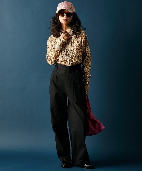 GEVS.（ジェイヴィス）の「綿100％フラワープリントフリルブラウス＜大きいサイズ有＞GEVS.（シャツ/ブラウス・レディース・アイボリー系/ブルー系・M/L/LL/3L/4L/5L）」の21枚目の写真