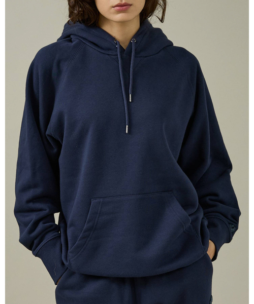 FRUIT OF THE LOOM(フルーツオブザルーム)の「【FRUIT OF THE LOOM/フルーツ オブ ザ ルーム】BASIC SWEAT HOODIE/スウェット/フーディー/シンプル【WEB限定】(スウェット・レディース・アイボリー/ブラック/ネイビー/グレー・フリー)」の4枚目の写真