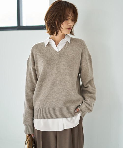 STYLE DELI(スタイルデリ)の「着やすいVネックニットトップス(Tシャツ/カットソー・レディース・オフホワイト/グレー/ベージュ・FREE)」の3枚目の写真