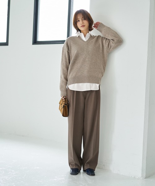 STYLE DELI(スタイルデリ)の「着やすいVネックニットトップス(Tシャツ/カットソー・レディース・オフホワイト/グレー/ベージュ・FREE)」の11枚目の写真