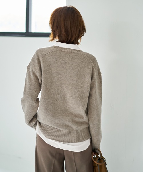 STYLE DELI(スタイルデリ)の「着やすいVネックニットトップス(Tシャツ/カットソー・レディース・オフホワイト/グレー/ベージュ・FREE)」の13枚目の写真