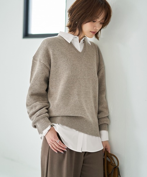 STYLE DELI(スタイルデリ)の「着やすいVネックニットトップス(Tシャツ/カットソー・レディース・オフホワイト/グレー/ベージュ・FREE)」の14枚目の写真