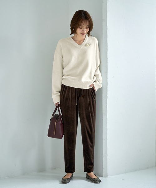 STYLE DELI(スタイルデリ)の「着やすいVネックニットトップス(Tシャツ/カットソー・レディース・オフホワイト/グレー/ベージュ・FREE)」の17枚目の写真