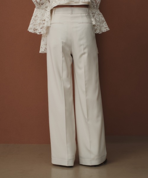 anuans（アニュアンス）の「ミッドウェイトツータックワイドパンツ（スラックス・レディース・チャコールグレー/ブラック/イエロー系その他/ベージュ/ホワイト系その他/ピンク・X-SMALL/SMALL/MEDIUM）」の20枚目の写真