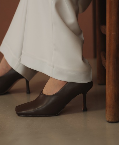 anuans（アニュアンス）の「ミッドウェイトツータックワイドパンツ（スラックス・レディース・チャコールグレー/ブラック/イエロー系その他/ベージュ/ホワイト系その他/ピンク・X-SMALL/SMALL/MEDIUM）」の21枚目の写真