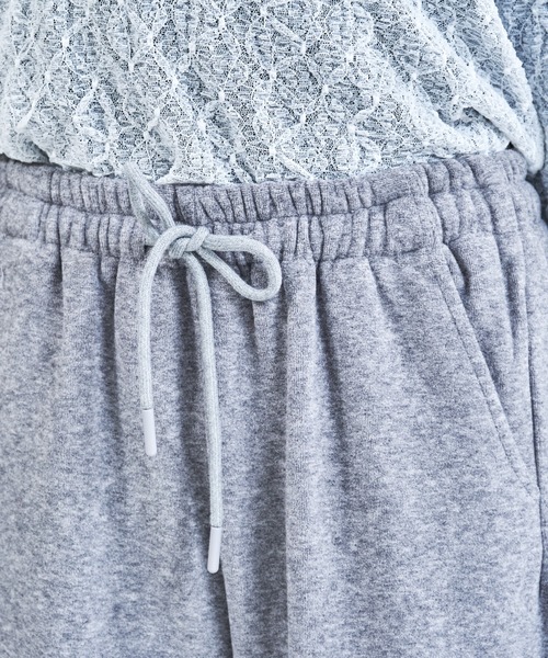 MISCH MASCH(ミッシュマッシュ)の「ZOZO限定 ふわふわカットパンツ(その他パンツ・レディース・アイボリー/グレー・フリ-)」の13枚目の写真