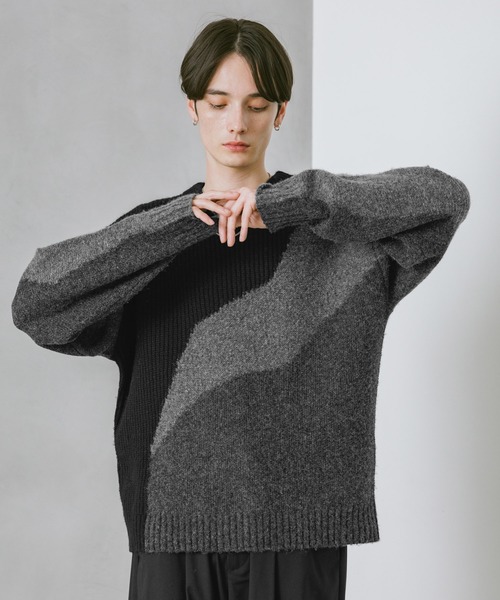 RAGEBLUE(レイジブルー)の「TEXTURE BLOCK DESIGN KNIT / 編み地切り替えデザインニット(ニット/セーター・メンズ・グレー/レッド/ブラウン/ブラック・LARGE/MEDIUM/SMALL)」の1枚目の写真