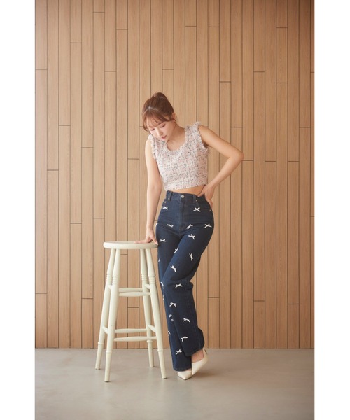 MISTREASS(ミストレアス)の「Ribbon Denim Straight Pants(デニムパンツ・レディース・サックスブルー/ネイビー・MEDIUM/SMALL)」の9枚目の写真