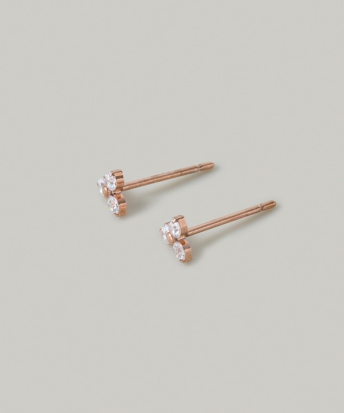 Jolie Toujours(ジョリトゥジュール)の「【汗や水に強い】<ステンレス>CZプチクローバーピアス(ピアス(両耳用)・レディース・シルバー/ピンクゴールド/ゴールド・FREE)」の6枚目の写真