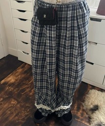 LYEON（リヨン）の「レースフリルチェックワイドパンツ（その他パンツ）」