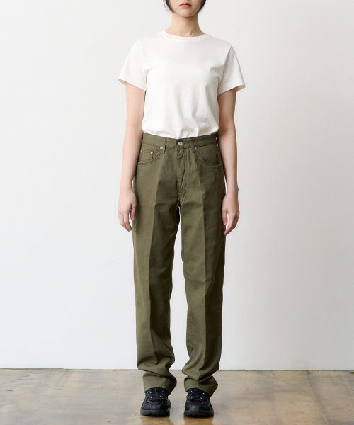 DENMADE(デンメイド)の「(WOMEN) DEN0657 Crease Chino Pants (Olive)(その他パンツ・レディース・その他・M/XS/S)」の1枚目の写真