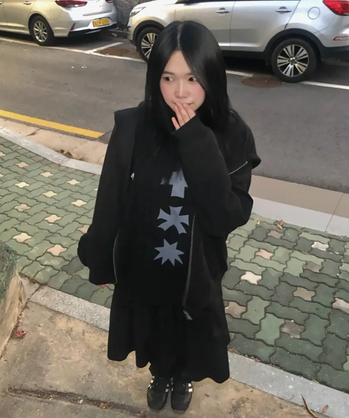mydeepbluememories(マイディープブルーメモリーズ)の「THREE LOGO LONG SLEEVE T(BLACK)(Tシャツ/カットソー・レディース・ブラック・FREE)」の1枚目の写真