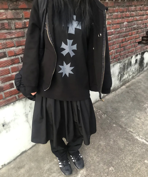 mydeepbluememories(マイディープブルーメモリーズ)の「THREE LOGO LONG SLEEVE T(BLACK)(Tシャツ/カットソー・レディース・ブラック・FREE)」の4枚目の写真