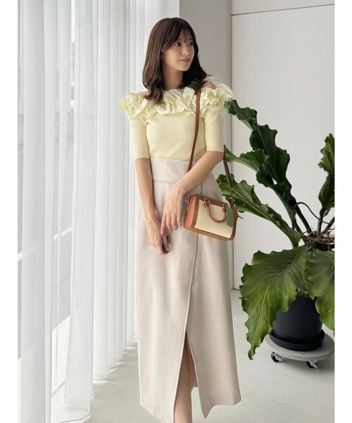 MERCURYDUO（マーキュリーデュオ）の「2WAY異素材ランダムラッフルニット（ニット/セーター・レディース・チャコールグレー/フレッシュイエロー/その他1/ネイビー・FREE）」の10枚目の写真