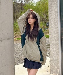 Vini（ヴィニ）の「【Vini】バイカラー ウィンドブレーカー（ブルゾン）」