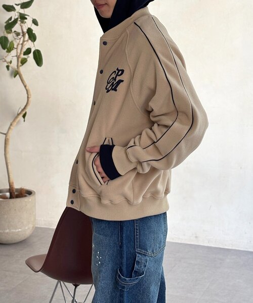 CPCM(シーピーシーエム)の「バックフラワーフリーススタジャン(ブルゾン・メンズ・アイボリー/ネイビー・LARGE/MEDIUM)」の13枚目の写真