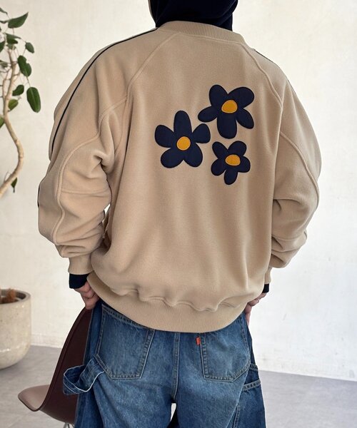 CPCM(シーピーシーエム)の「バックフラワーフリーススタジャン(ブルゾン・メンズ・アイボリー/ネイビー・LARGE/MEDIUM)」の14枚目の写真