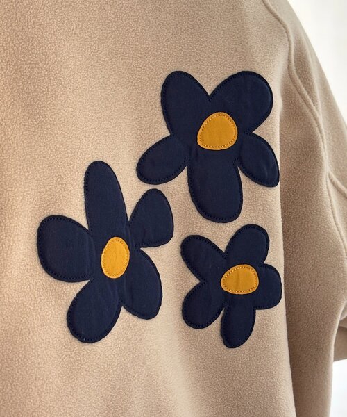CPCM(シーピーシーエム)の「バックフラワーフリーススタジャン(ブルゾン・メンズ・アイボリー/ネイビー・LARGE/MEDIUM)」の20枚目の写真