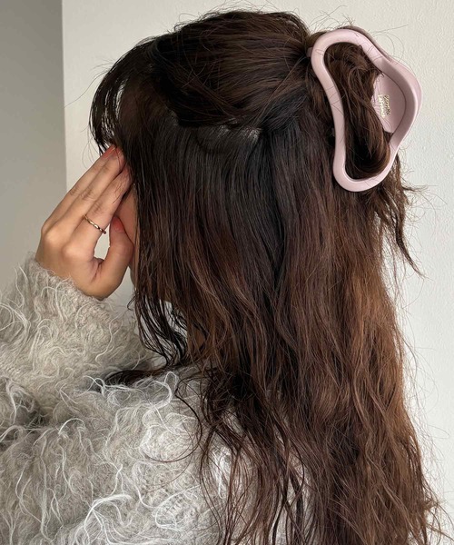 kutir(クティール)の「kutirlune/ラウンドヘアクリップ(バレッタ/ヘアクリップ・レディース・ブラック/ボルドー/ピンク・FREE)」の7枚目の写真