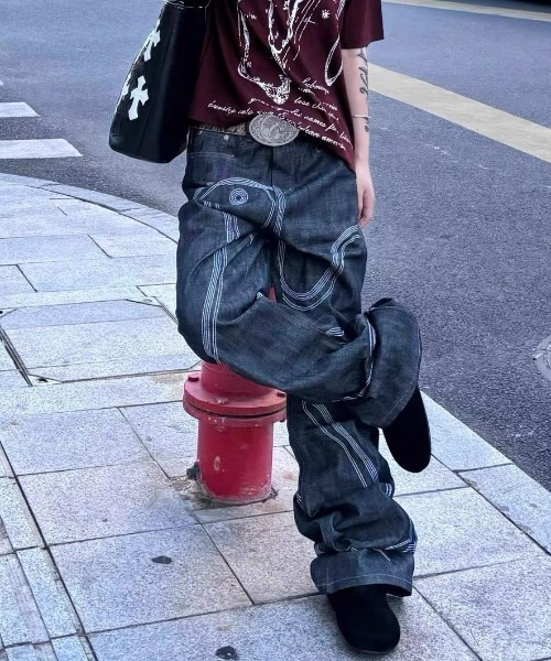 FreeZone(フリーゾーン)の「立体ステッチ ワイドY2Kデニム(デニムパンツ・メンズ・ブルー・S/M/L)」の16枚目の写真