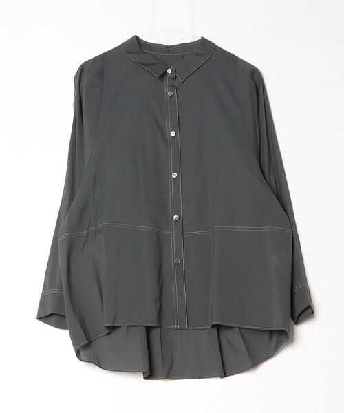 Gabardine K.T(ギャバジンケーティー)の「〔 +サイズ 〕 ドライオーガンジー ステッチワークドルマンシャツ(シャツ/ブラウス・レディース・オフホワイト/グレー/ブラック・13号)」の3枚目の写真