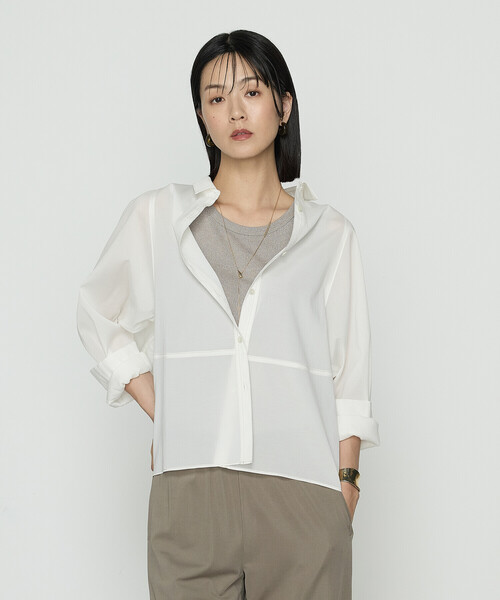 Gabardine K.T(ギャバジンケーティー)の「〔 +サイズ 〕 ドライオーガンジー ステッチワークドルマンシャツ(シャツ/ブラウス・レディース・オフホワイト/グレー/ブラック・13号)」の8枚目の写真