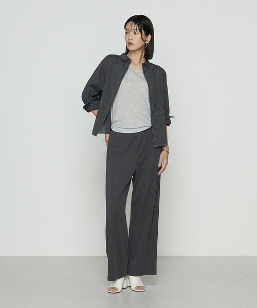 Gabardine K.T(ギャバジンケーティー)の「〔 +サイズ 〕 ドライオーガンジー ステッチワークドルマンシャツ(シャツ/ブラウス・レディース・オフホワイト/グレー/ブラック・13号)」の11枚目の写真