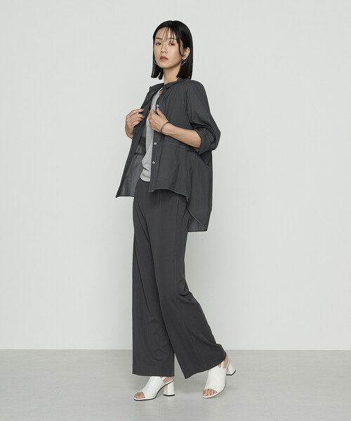 Gabardine K.T(ギャバジンケーティー)の「〔 +サイズ 〕 ドライオーガンジー ステッチワークドルマンシャツ(シャツ/ブラウス・レディース・オフホワイト/グレー/ブラック・13号)」の12枚目の写真
