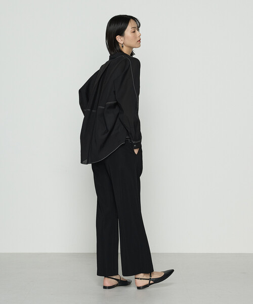 Gabardine K.T(ギャバジンケーティー)の「〔 +サイズ 〕 ドライオーガンジー ステッチワークドルマンシャツ(シャツ/ブラウス・レディース・オフホワイト/グレー/ブラック・13号)」の15枚目の写真
