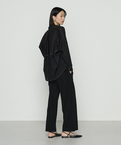 Gabardine K.T(ギャバジンケーティー)の「〔 +サイズ 〕 ドライオーガンジー ステッチワークドルマンシャツ(シャツ/ブラウス・レディース・オフホワイト/グレー/ブラック・13号)」の16枚目の写真