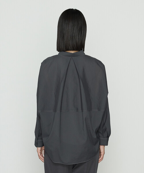 Gabardine K.T(ギャバジンケーティー)の「〔 +サイズ 〕 ドライオーガンジー ステッチワークドルマンシャツ(シャツ/ブラウス・レディース・オフホワイト/グレー/ブラック・13号)」の22枚目の写真