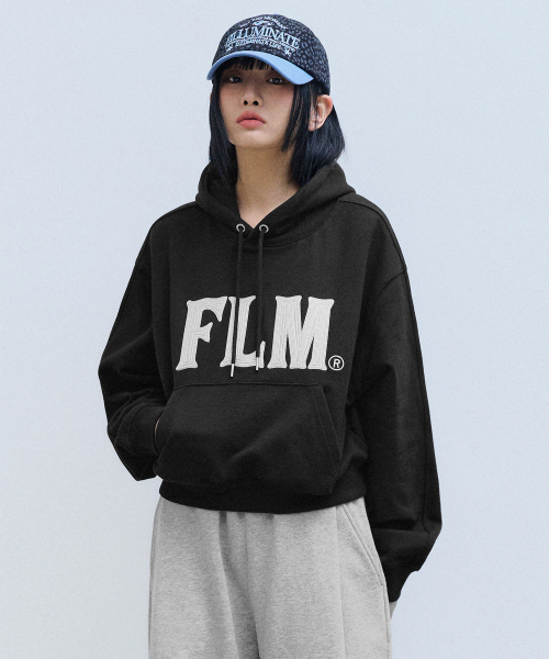 W) FLM スティッチロゴクロップフードパーカー-ブラック（パーカー