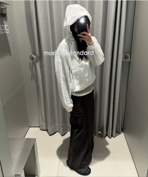 MUSINSA STANDARD WOMAN（ムシンサスタンダードウーマン）の「ウィメンズカーゴマキシスカート[ガンメタル]（スカート・レディース・その他・LARGE/MEDIUM/SMALL/X-SMALL）」の22枚目の写真
