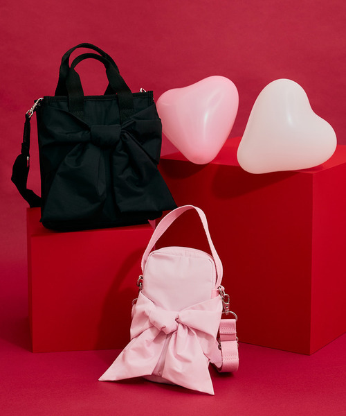 LeSportsac（レスポートサック）の「BOW MINI PHONE CROSSBODY ピンクボウズ（ショルダーバッグ・レディース・ピンク・FREE）」の4枚目の写真