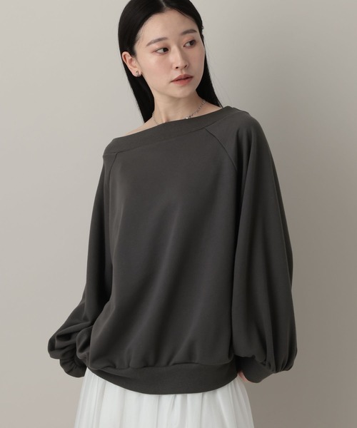 A part by（アパートバイ）の「オフショルルーズスウェット（スウェット・レディース・オフホワイト/ベージュ/チャコールグレー・FREE）」の3枚目の写真