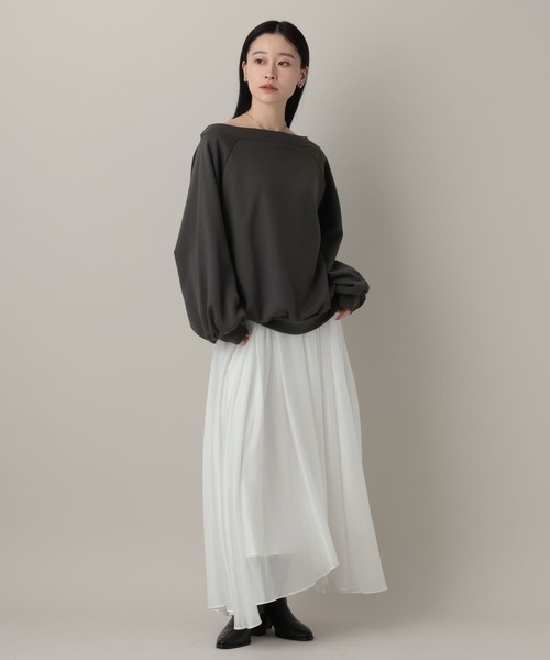 A part by（アパートバイ）の「オフショルルーズスウェット（スウェット・レディース・オフホワイト/ベージュ/チャコールグレー・FREE）」の9枚目の写真