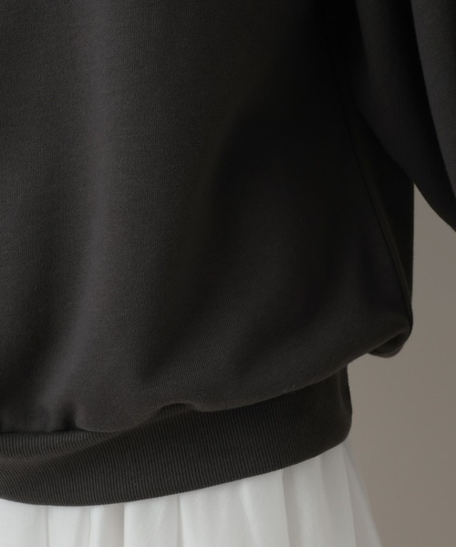 A part by（アパートバイ）の「オフショルルーズスウェット（スウェット・レディース・オフホワイト/ベージュ/チャコールグレー・FREE）」の22枚目の写真