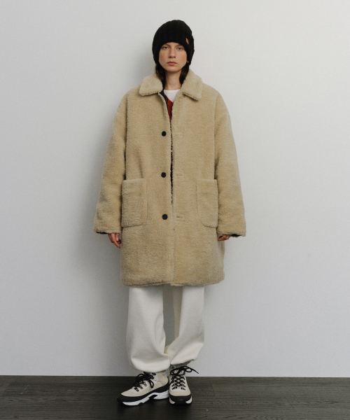 URAGO(ユラーゴ)の「Reversible shearing padded coat_Black(ダウンジャケット/コート・レディース・ブラック・FREE)」の4枚目の写真