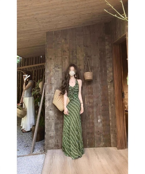 Ritzy(リッツィー)の「グリーンウェーブ柄キャミワンピース(ワンピース・レディース・グリーン・M/L/S)」の2枚目の写真