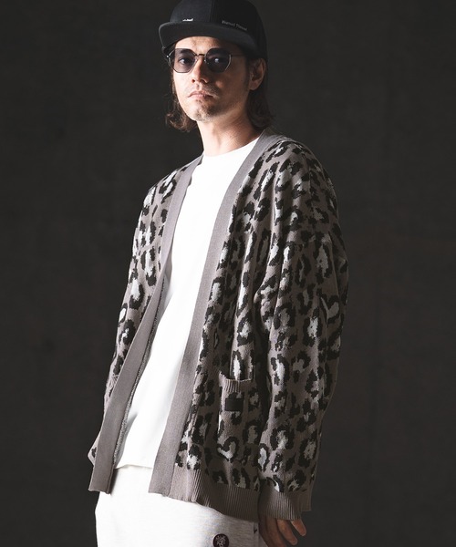 GLIMCLAP（グリムクラップ）の「mcg3764-Leopard Jacquard Knit Cardigan ニットカーディガン(201-013-gls-cg)（カーディガン/ボレロ・メンズ・グレー/ラベンダー/ベージュ/グリーン・L/M/S）」の2枚目の写真
