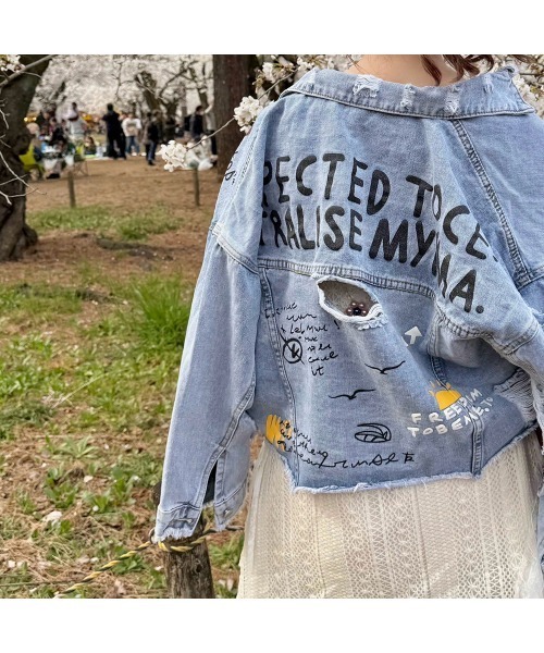 Flugge（フラッジー）の「ダメージpaintデニムジャケット（デニムジャケット・レディース・ブルー・FREE）」の2枚目の写真