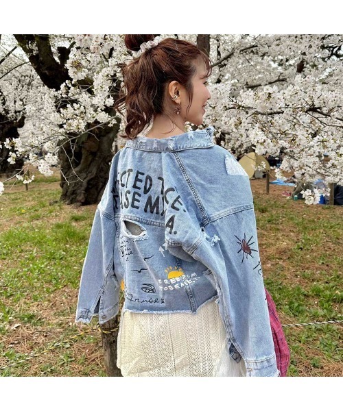 Flugge（フラッジー）の「ダメージpaintデニムジャケット（デニムジャケット・レディース・ブルー・FREE）」の3枚目の写真