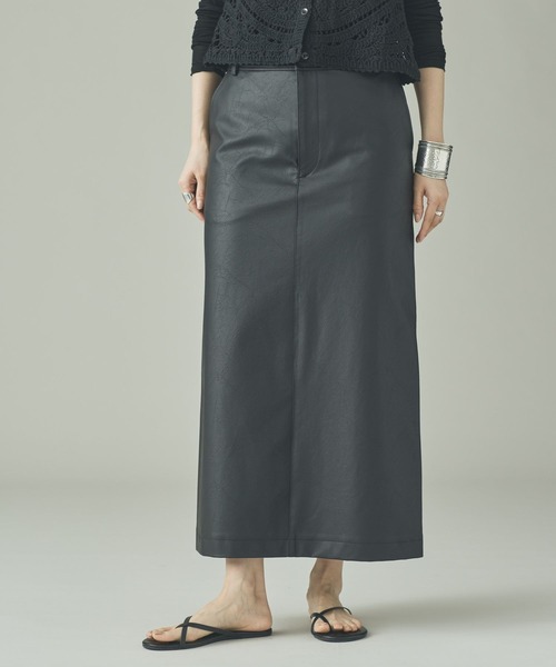 Curensology（カレンソロジー）の「Curensology(カレンソロジー)/ヴィンテージフェイクレザースカート（スカート・レディース・キャメル/ブラック・FREE）」の2枚目の写真