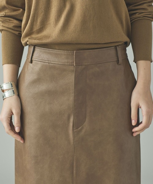 Curensology（カレンソロジー）の「Curensology(カレンソロジー)/ヴィンテージフェイクレザースカート（スカート・レディース・キャメル/ブラック・FREE）」の15枚目の写真